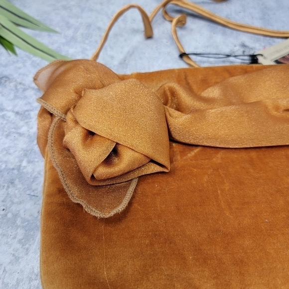 Vintage NWT Victoria's Secret | Velvet Golden Tan Shoulder Bag - Picture 5 of 6